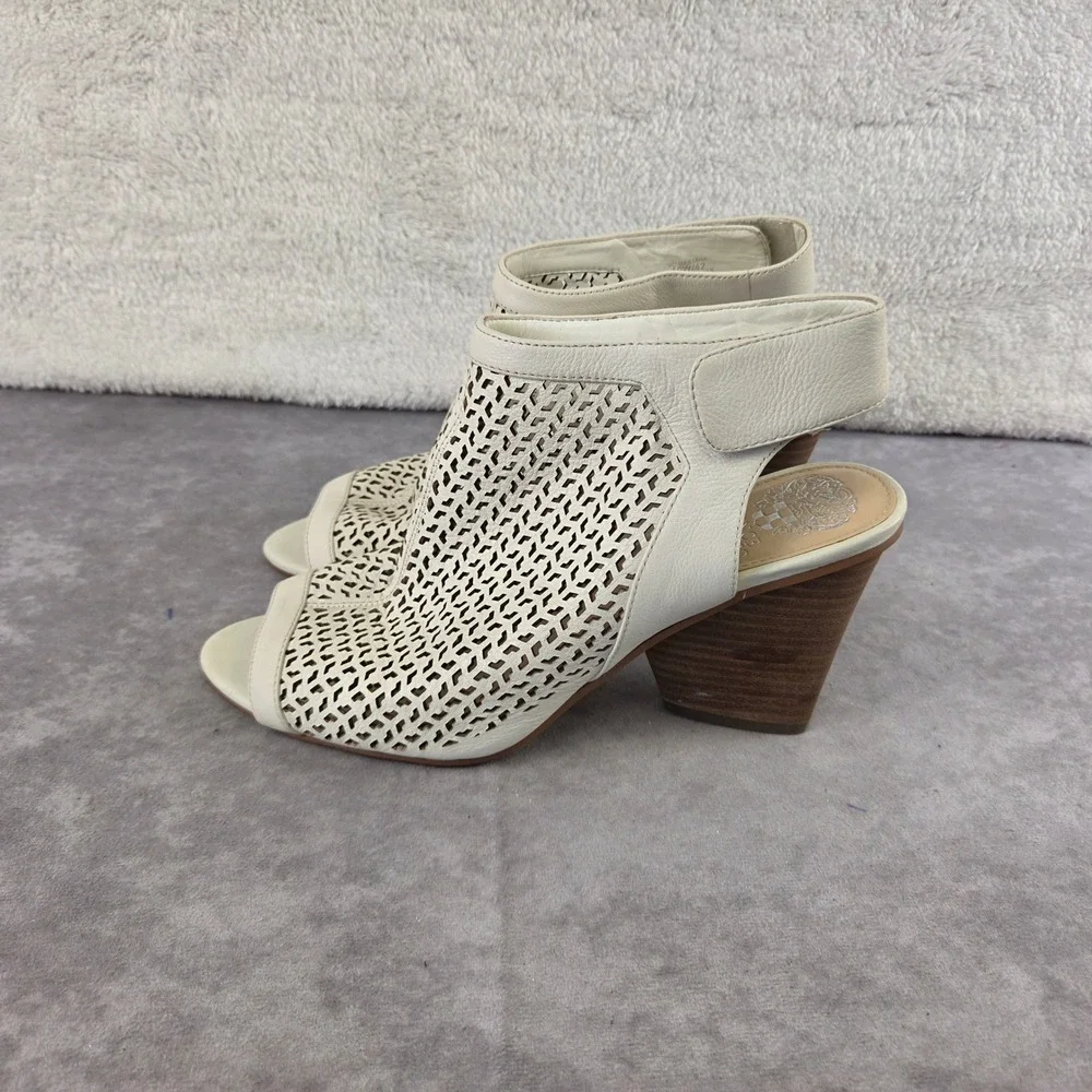 Vince Camuto Dastana Cream Laser Cut Leather Peep Toe Block Heel Booties 10W